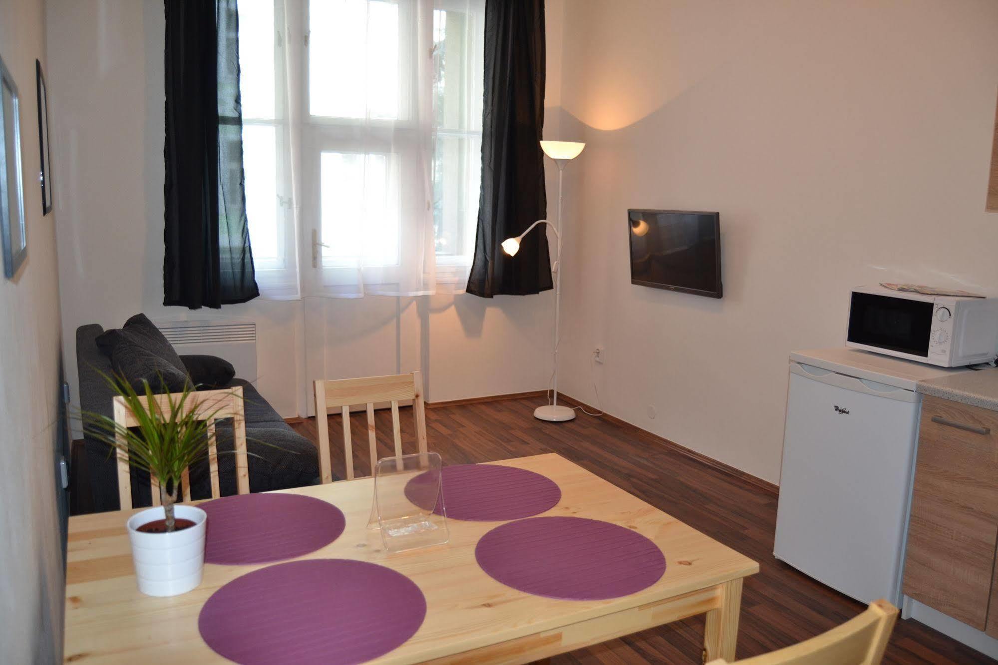 Jezerka Apartments Πράγα Εξωτερικό φωτογραφία