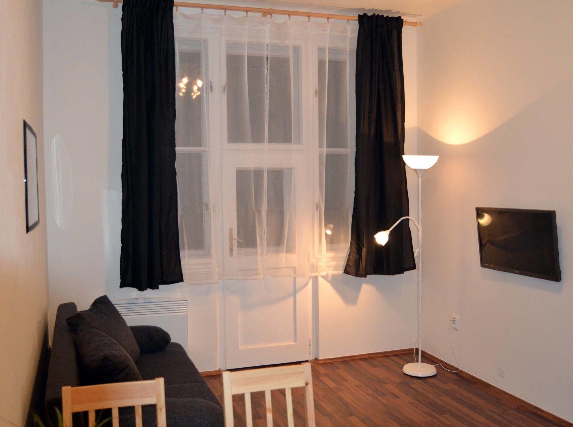 Jezerka Apartments Πράγα Εξωτερικό φωτογραφία