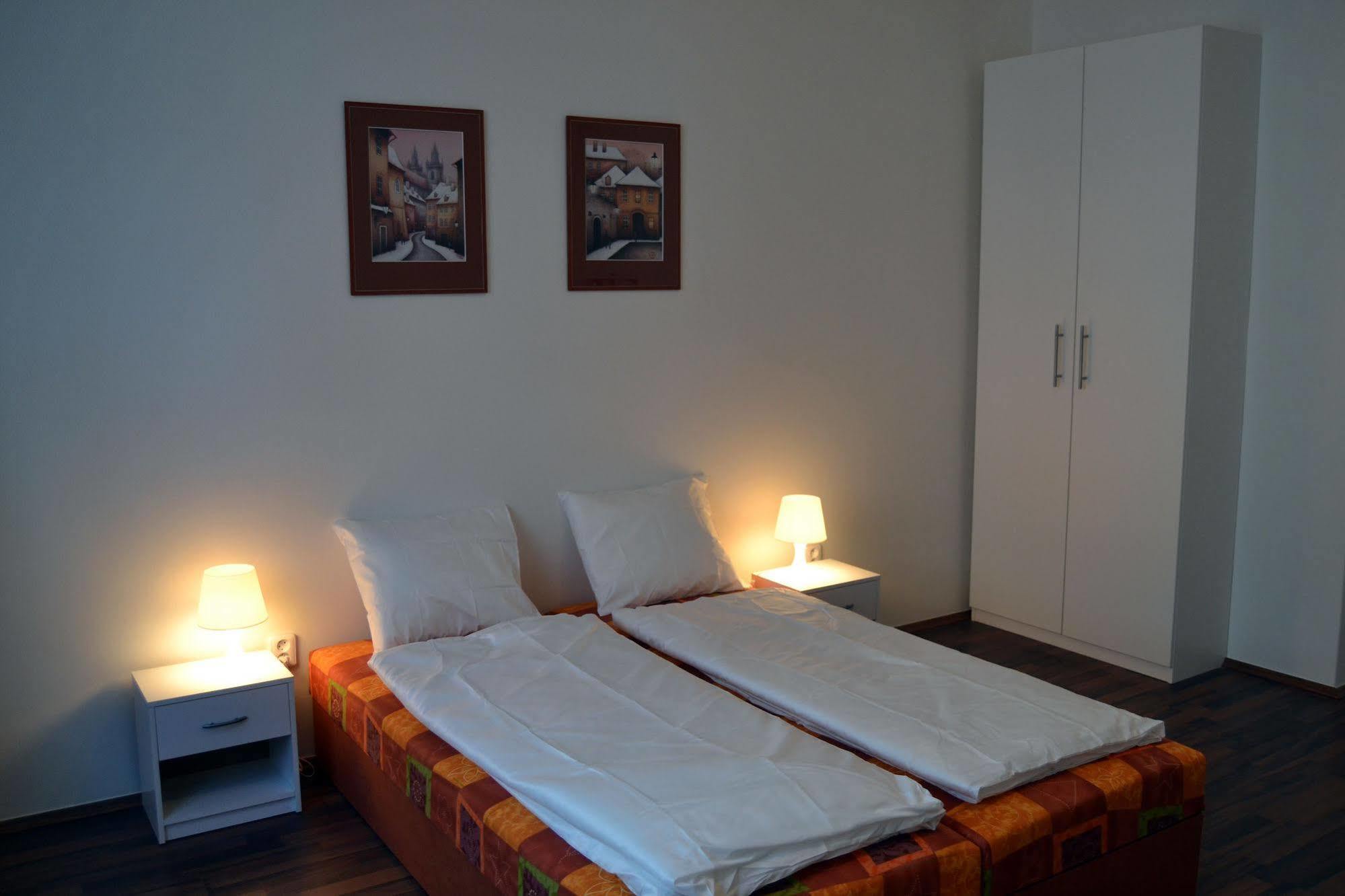Jezerka Apartments Πράγα Εξωτερικό φωτογραφία